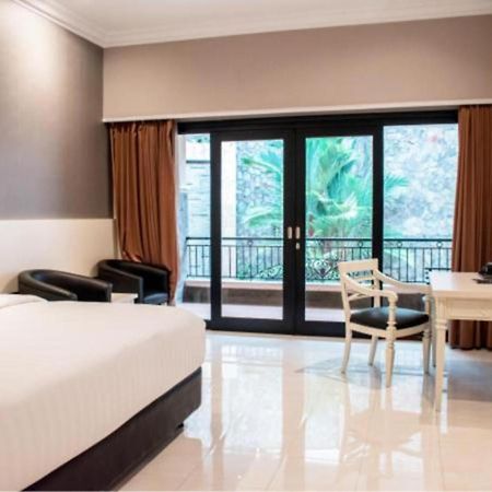Luminor Hotel Jember By Wh المظهر الخارجي الصورة